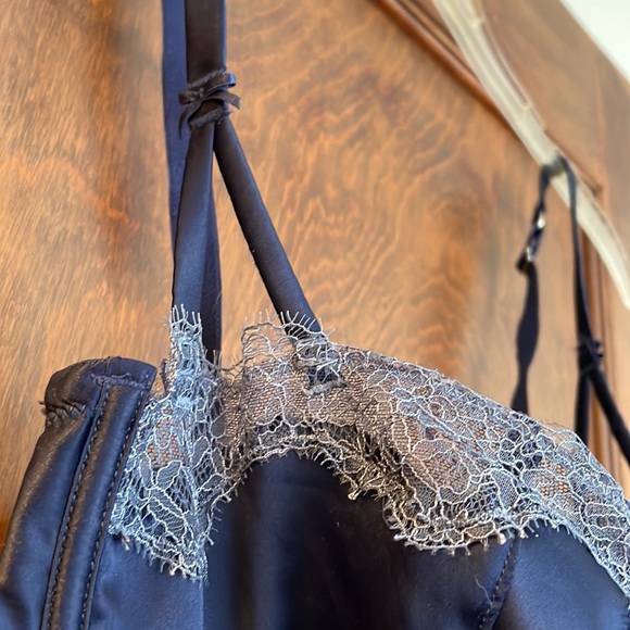 VS Corset Bra - Picture 2 of 9